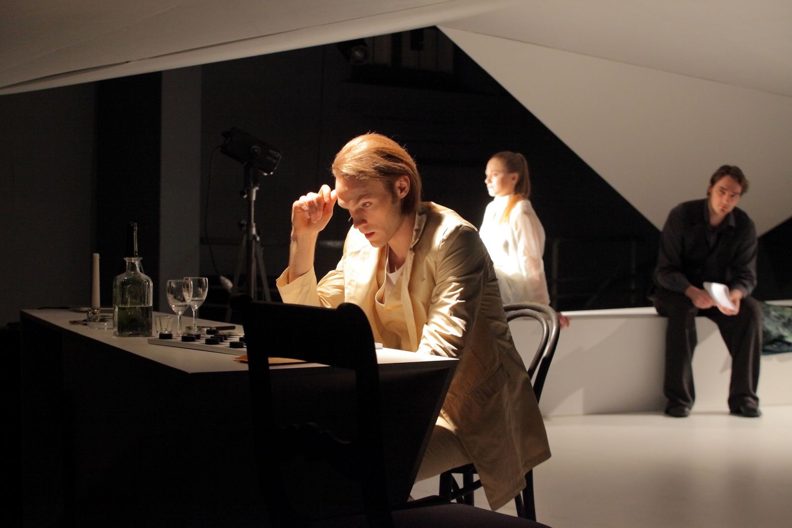 Johaness – Kaspars Aniņš, Kordēlija – Agnese Cīrule, A kungs – Ģirts Liuziniks // Foto – Agnese Zeltiņa